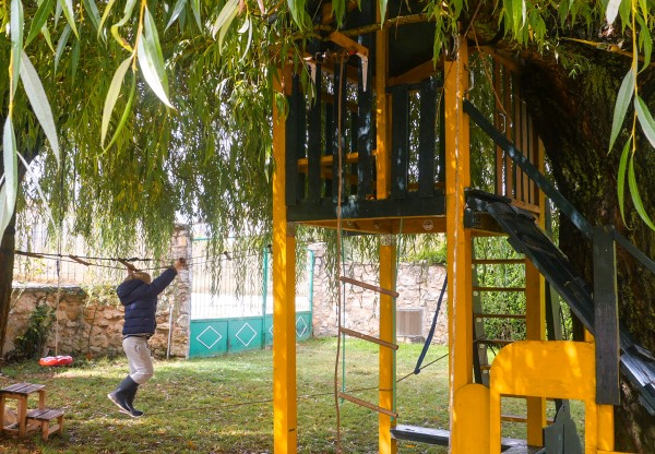 Imatge de capçalera de Un jardín seguro para aprender jugando