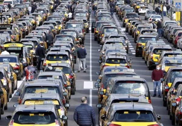 Imatge de capçalera de ¡Únete a la Caja de Resistencia del Taxi!